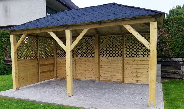 Eine richtig ausgewählte Pergola kann das Auge erfreuen